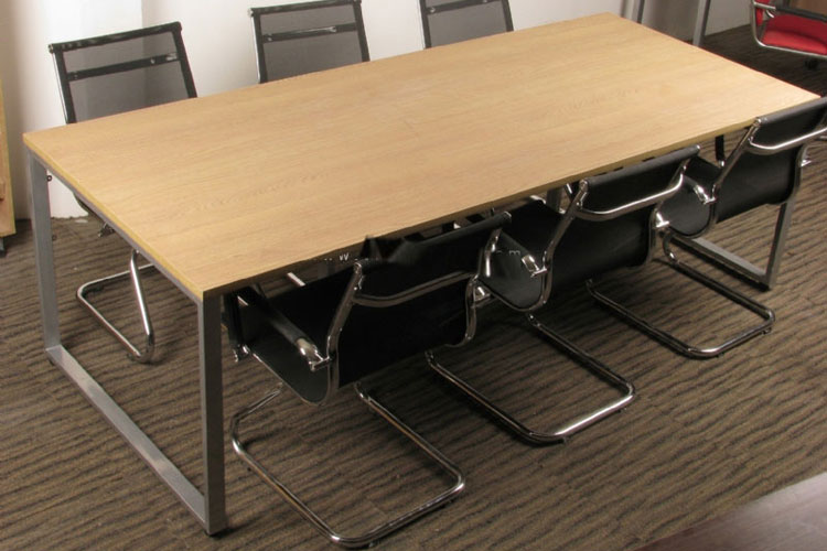 Nội thất phòng họp với bàn họp inox gỗ